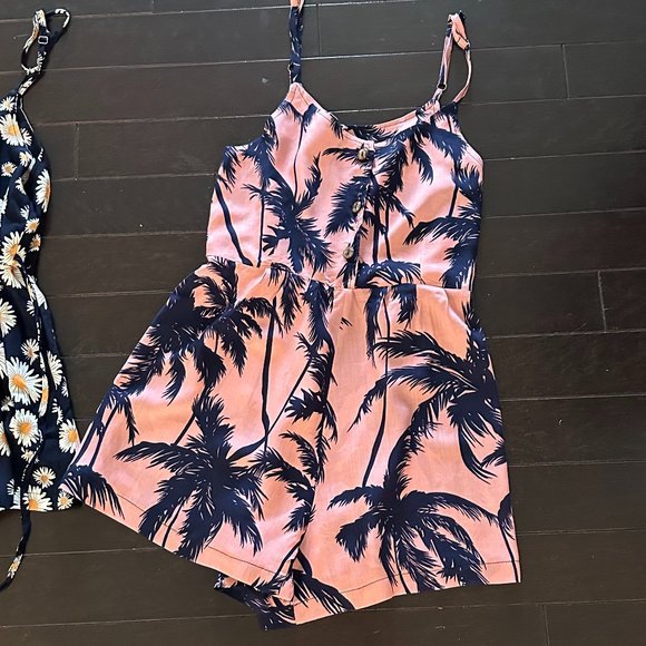 Beach Rompers/Dresses - Picture 5 of 7